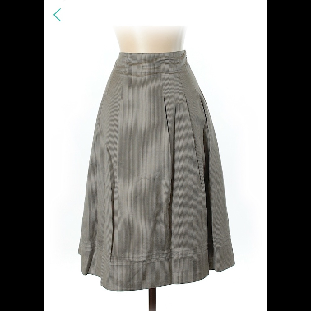EUC Silk Banana Republic gray skirt size 2!